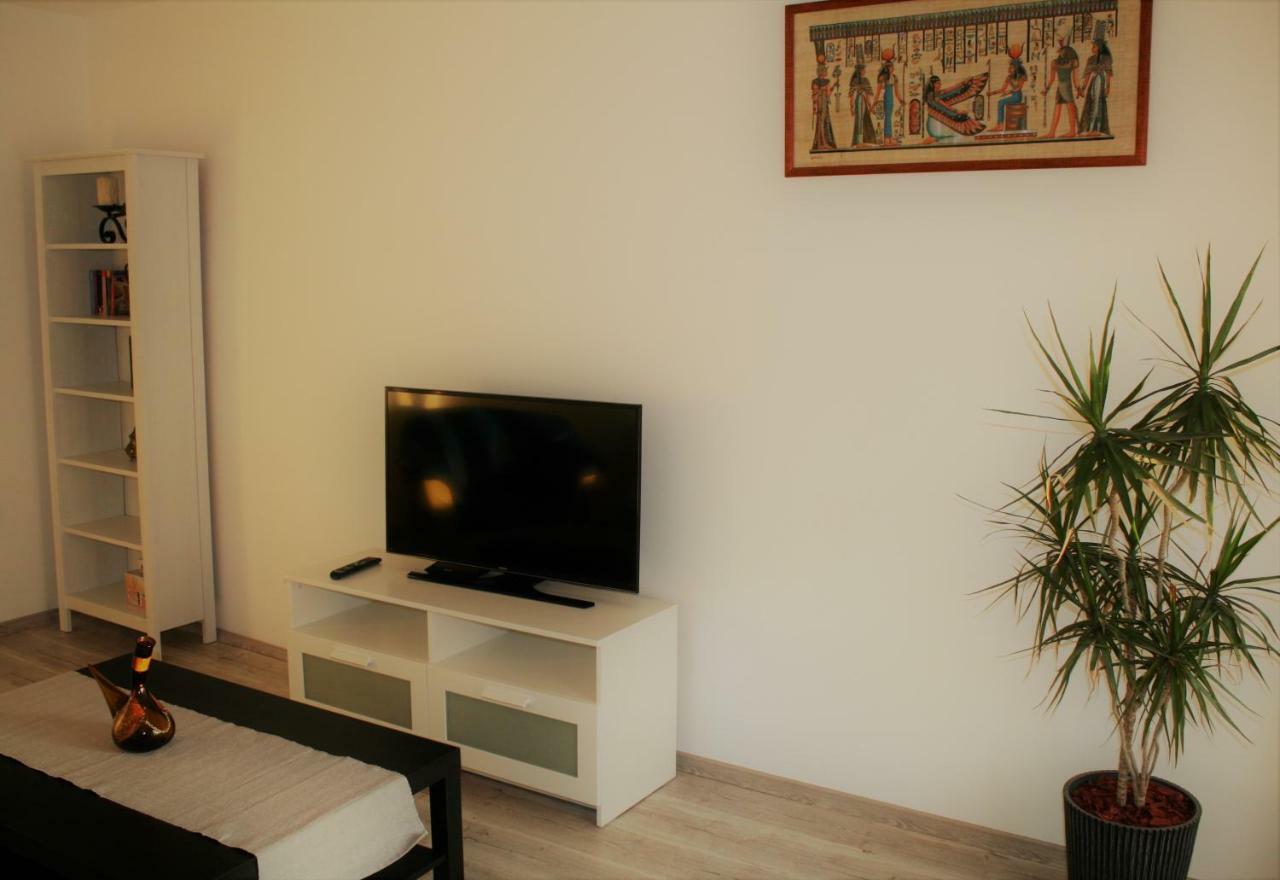 Casa Peterfi - Apartment With 3 Bedrooms And Spacious Living Room Marosvásárhely Kültér fotó
