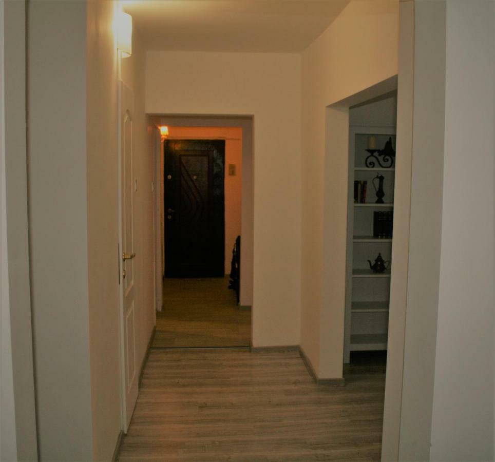 Casa Peterfi - Apartment With 3 Bedrooms And Spacious Living Room Marosvásárhely Kültér fotó