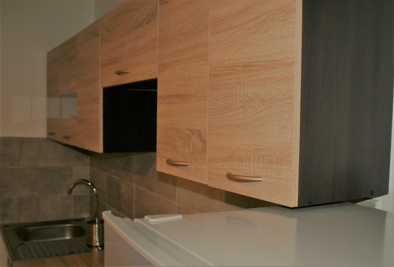 Casa Peterfi - Apartment With 3 Bedrooms And Spacious Living Room Marosvásárhely Kültér fotó